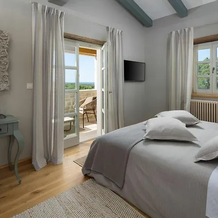 N1 Comfortable Hotel 4*